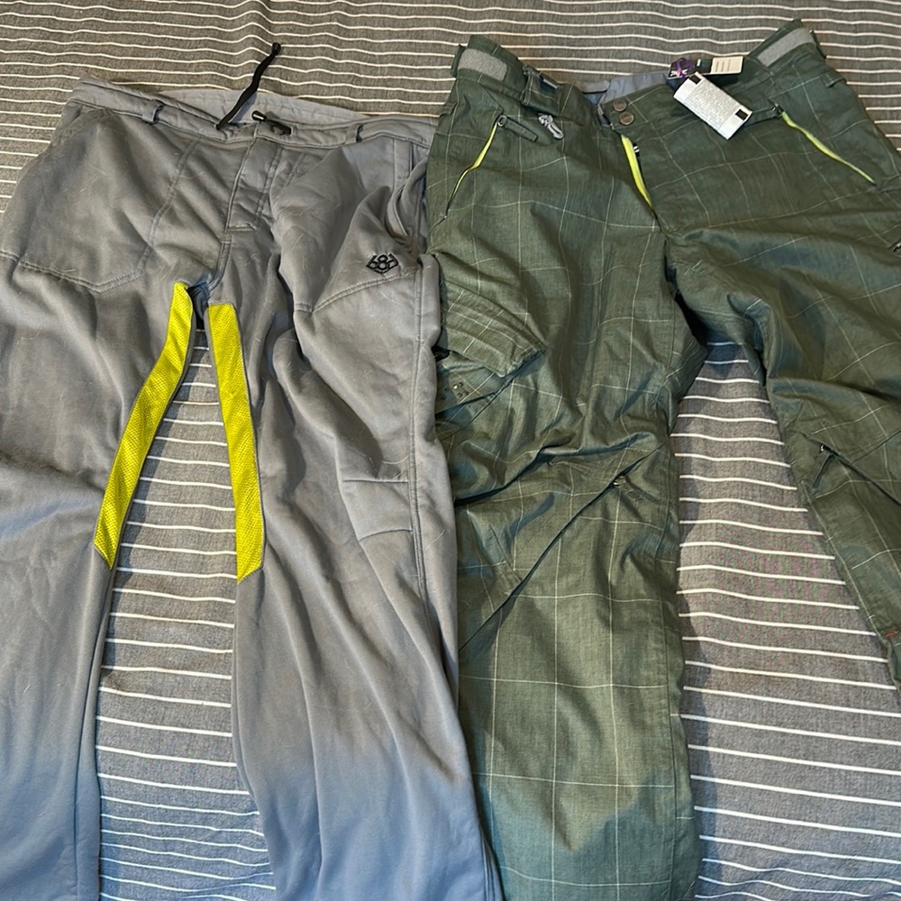 Snowboard pants with zip out sweats liner